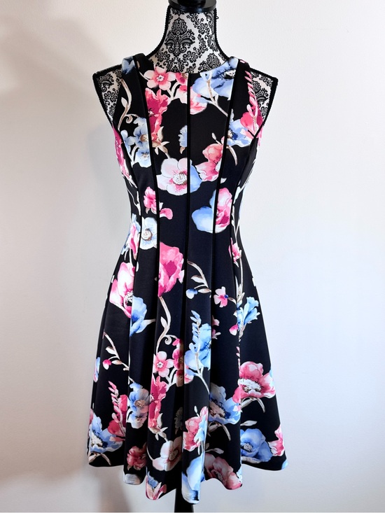 White House Black Market Dresses & Skirts - White House Black Market Fit-and-Flare Dress in Pink and Blue Floral size 4